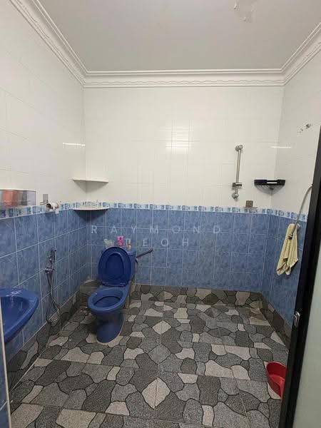 Rumah Teres 2-Tingkat untuk Dijual di Gelugor (Penang) - Raymond Teoh - Bathroom - PropertyGuru.com.my