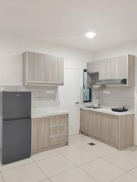 Kediaman Servis untuk Disewa di AraTre' Residences - Jay B - Kitchen - PropertyGuru.com.my