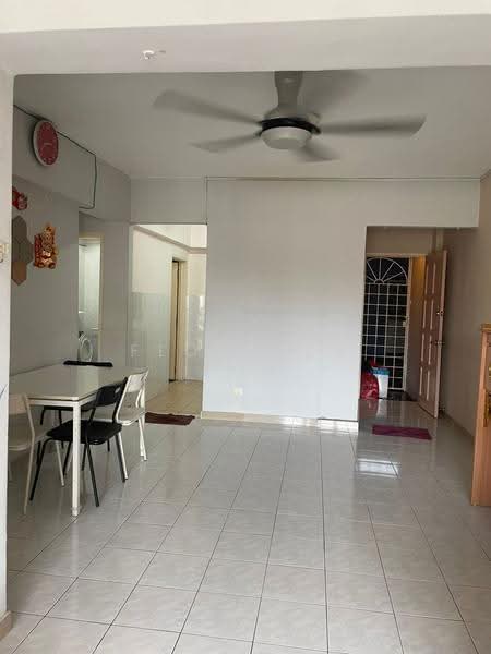 Pangsapuri untuk Disewa di Sri Camellia - Florence You - Living Room - PropertyGuru.com.my