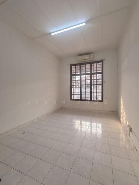 1-storey Terraced House for Sale in Taman Molek (Johor Bahru) - Jason Khoo - Interior - PropertyGuru.com.my