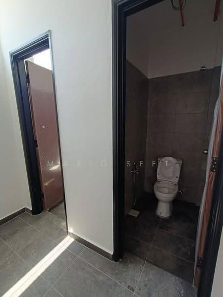 Factory for Rent in Taman Tasik Utama (Bukit Katil) - Mario Seet - Bathroom - PropertyGuru.com.my