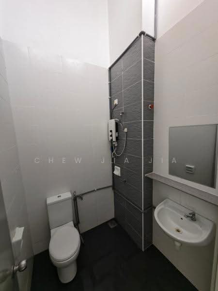 2-storey Terraced House for Sale in Taman Eco Cascadia (Tebrau) - Chew Jia Jia - Bathroom - PropertyGuru.com.my