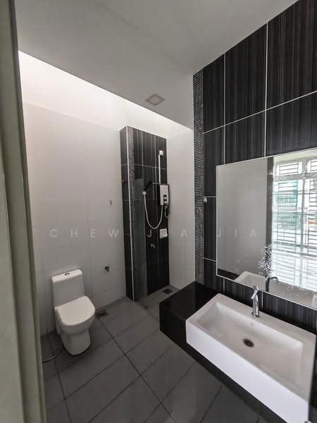 2-storey Terraced House for Sale in Taman Eco Cascadia (Tebrau) - Chew Jia Jia - Bathroom - PropertyGuru.com.my