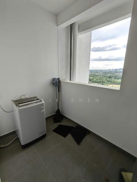 Kediaman Servis untuk Dijual di Marina Residence - Teik Shen - Balcony - PropertyGuru.com.my