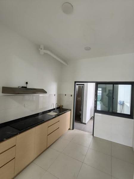 Kediaman Servis untuk Dijual di Marina Residence - Teik Shen - Kitchen - PropertyGuru.com.my