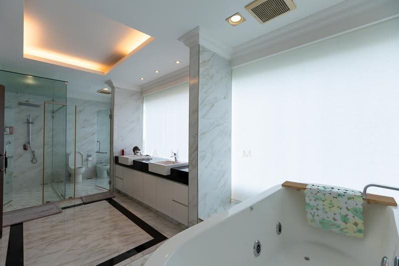 Condominium for Sale at The Cove Condominium - Sam Kam - Bathroom - PropertyGuru.com.my