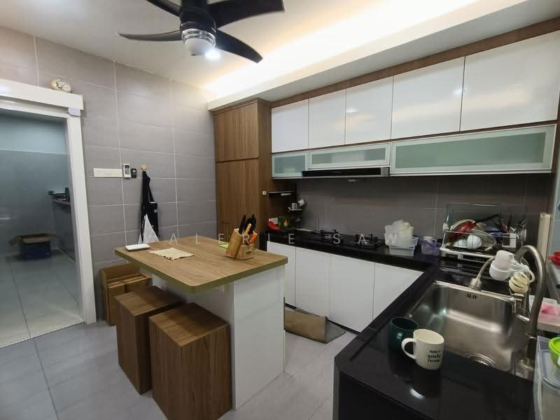 Rumah Berkembar untuk Dijual di Taman Setia Indah (Tebrau) - Valerie Saw - Kitchen - PropertyGuru.com.my