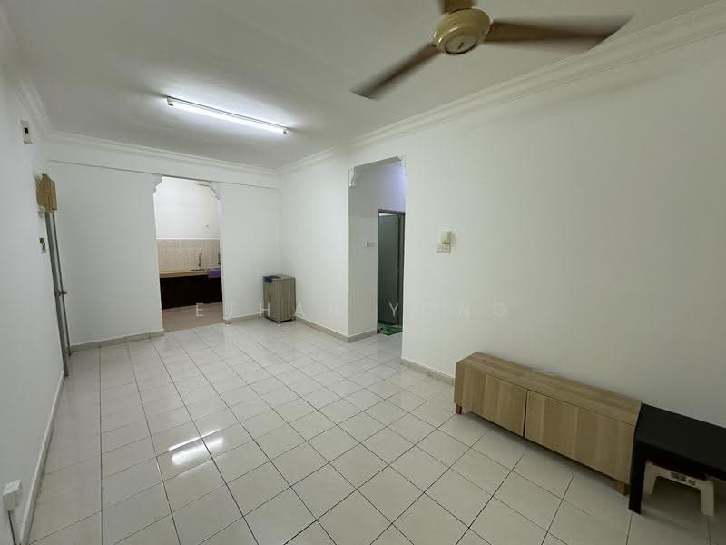 Apartment for Sale at Pangsapuri Mawar - Ethan Yong - Living Room - PropertyGuru.com.my