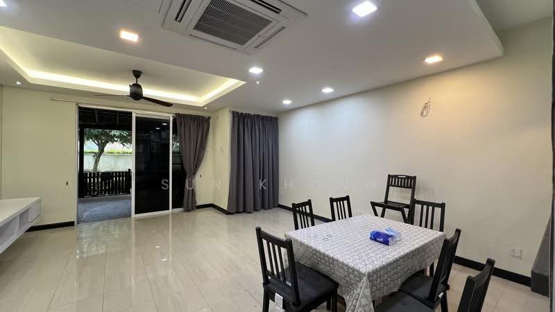 3-storey Terraced House for Rent in Desa Parkcity (Kuala Lumpur) - Sun Khong - Dining Room - PropertyGuru.com.my