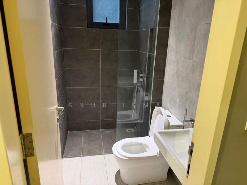 Kediaman Servis untuk Disewa di Sky Meridien - Isnur Ismail - Bathroom - PropertyGuru.com.my