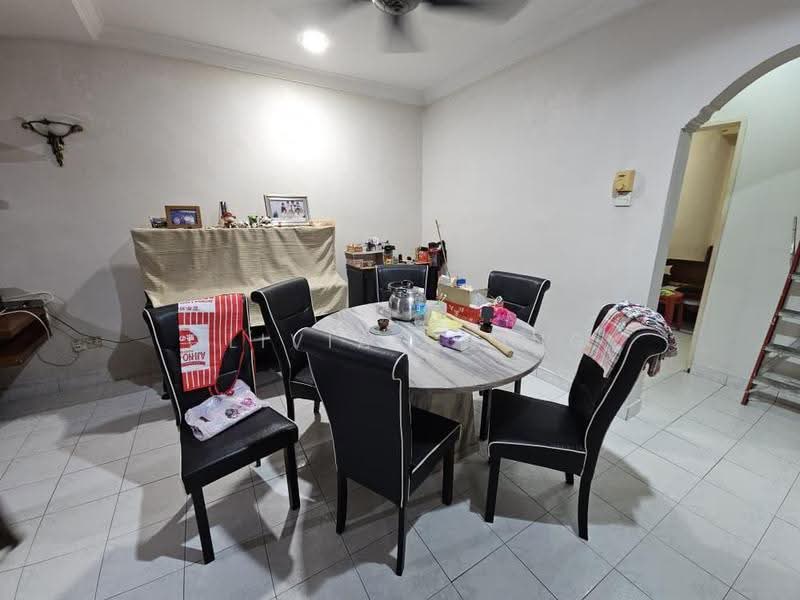 2-storey Terraced House for Sale in Bandar Putra Kulai (Kulai) - Olivia Ching - Dining Room - PropertyGuru.com.my