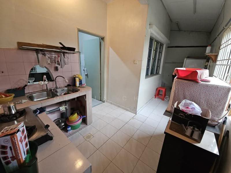 2-storey Terraced House for Sale in Bandar Putra Kulai (Kulai) - Olivia Ching - Kitchen - PropertyGuru.com.my
