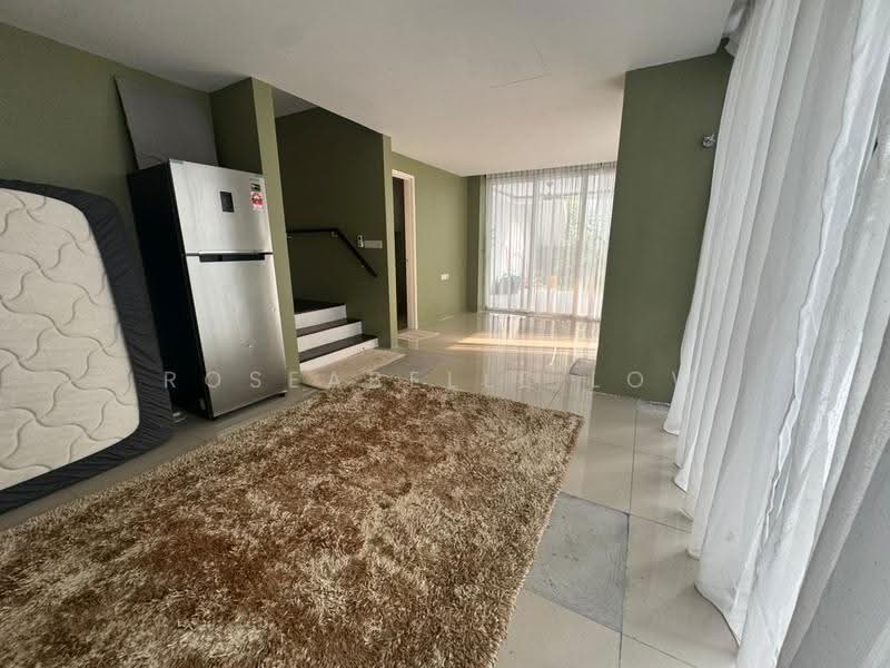 Rumah Berkembar untuk Disewa di Bandar Bukit Puchong (Puchong) - Roseabelle Low - Living Room - PropertyGuru.com.my