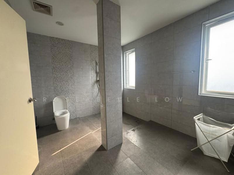 Rumah Berkembar untuk Disewa di Bandar Bukit Puchong (Puchong) - Roseabelle Low - Bathroom - PropertyGuru.com.my