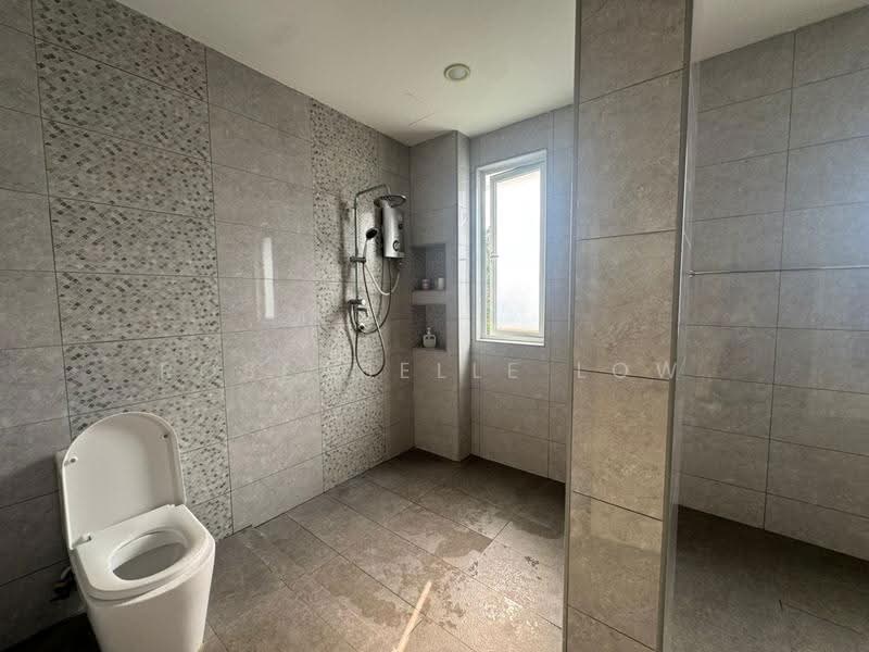 Rumah Berkembar untuk Disewa di Bandar Bukit Puchong (Puchong) - Roseabelle Low - Bathroom - PropertyGuru.com.my