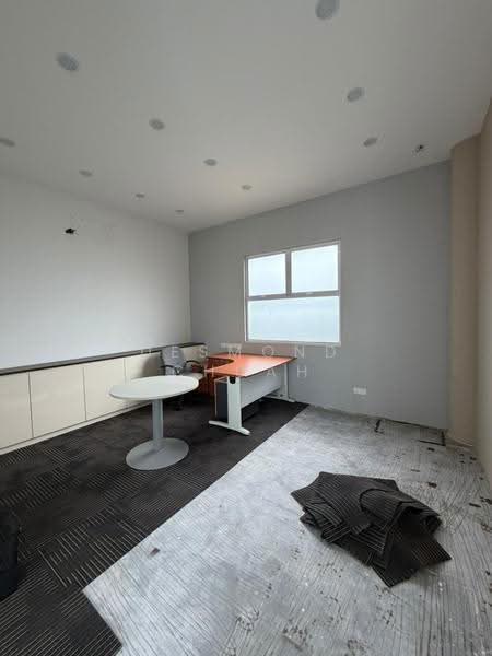 Office for Rent in Jelutong (Penang) - Desmond Chuah - Study - PropertyGuru.com.my