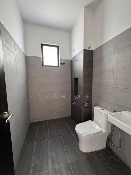 2-storey Terraced House for Rent in Taman Impian Emas (Skudai) - Ethan Gan - Bathroom - PropertyGuru.com.my