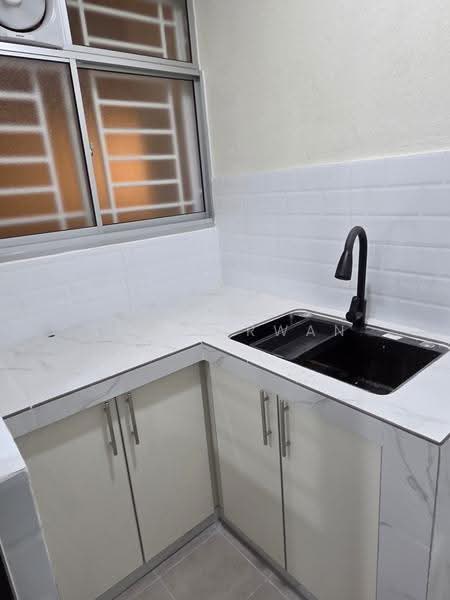 Kondominium untuk Disewa di Residensi Sateria - Shah Irwan - Kitchen - PropertyGuru.com.my