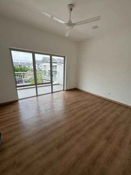 2-storey Terraced House for Rent in Bukit Rahman Putra (Sungai Buloh) - Max . - Balcony - PropertyGuru.com.my