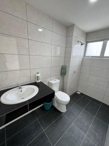 2-storey Terraced House for Rent in Bukit Rahman Putra (Sungai Buloh) - Max . - Bathroom - PropertyGuru.com.my