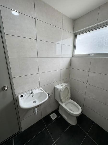 2-storey Terraced House for Rent in Bukit Rahman Putra (Sungai Buloh) - Max . - Bathroom - PropertyGuru.com.my