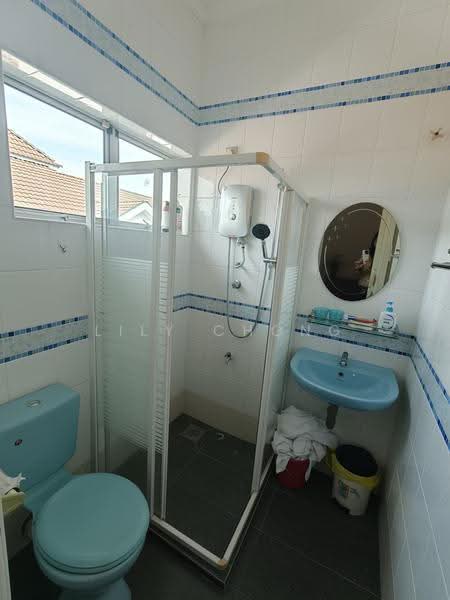 Rumah Berkembar untuk Dijual di Taman Ipoh Jaya Timur 1 (Ipoh) - Lily Chong - Bathroom - PropertyGuru.com.my