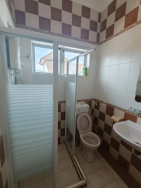 Rumah Berkembar untuk Dijual di Taman Ipoh Jaya Timur 1 (Ipoh) - Lily Chong - Bathroom - PropertyGuru.com.my