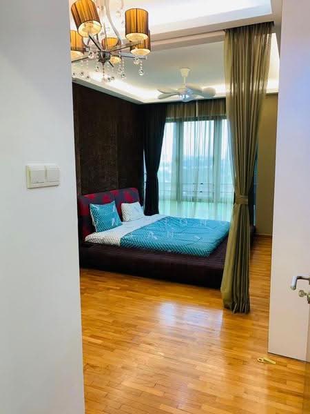 Pangsapuri untuk Dijual di Molek Pine 3 - Jun Xiong Tan - Bedroom - PropertyGuru.com.my