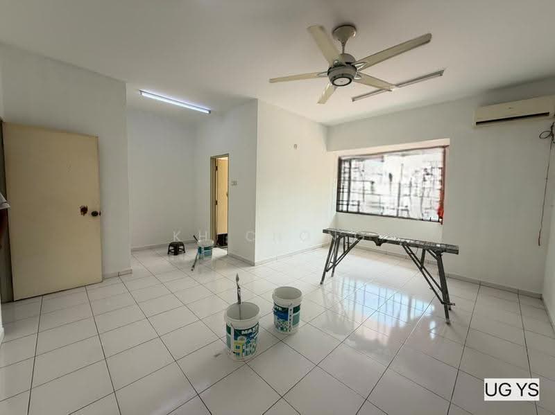 Rumah Teres untuk Dijual di Shah Alam (Selangor) - KH Chong - Living Room - PropertyGuru.com.my