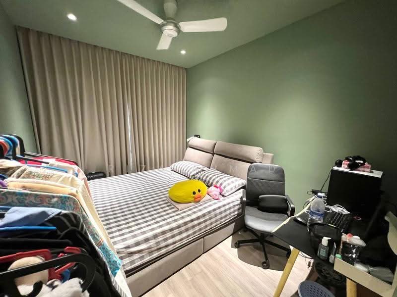 Condominium for Sale at Lakefront Residence - Riza Ahmad - Bedroom - PropertyGuru.com.my
