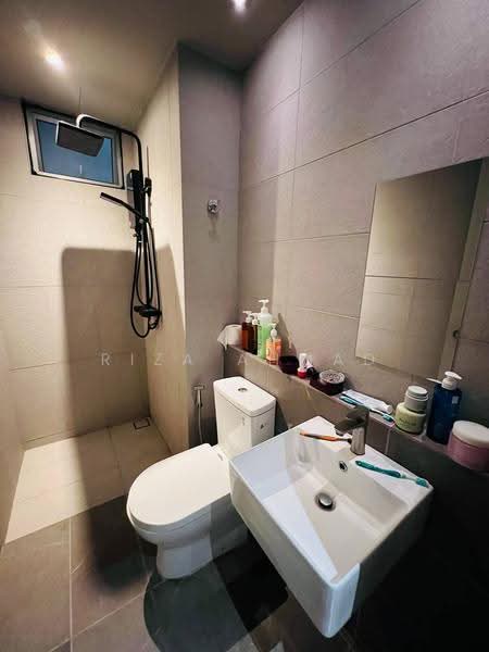 Condominium for Sale at Lakefront Residence - Riza Ahmad - Bathroom - PropertyGuru.com.my