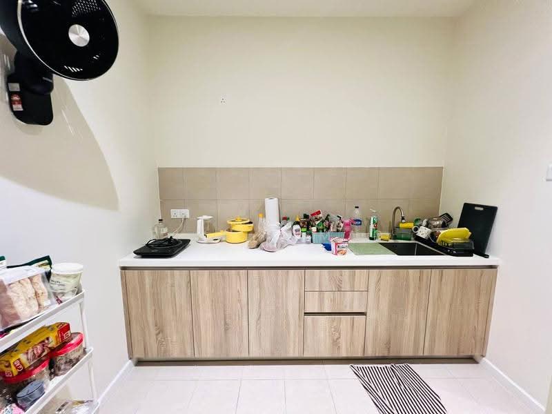 Condominium for Sale at Lakefront Residence - Riza Ahmad - Kitchen - PropertyGuru.com.my