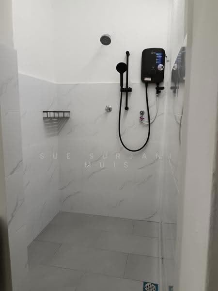 Semi-Detached House for Rent in Taman Sri Rambai (Bukit Mertajam) - Sue Surjani Muis - Bathroom - PropertyGuru.com.my