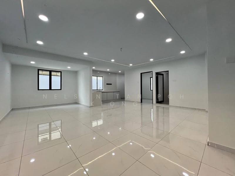 Rumah Berkembar untuk Dijual di Taman Ungku Tun Aminah (Skudai) - Nelson Tan Poh Kiong - Living Room - PropertyGuru.com.my