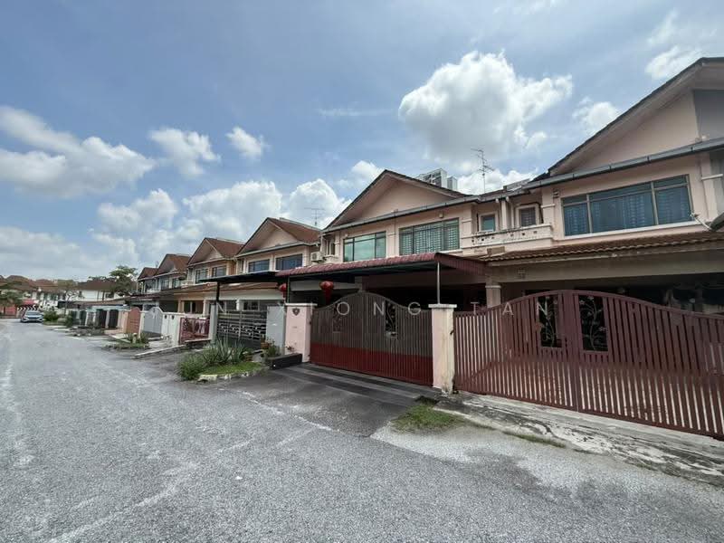 Rumah Teres 2-Tingkat untuk Dijual di Taman Mount Austin (Tebrau) - Jun Xiong Tan - Exterior - PropertyGuru.com.my