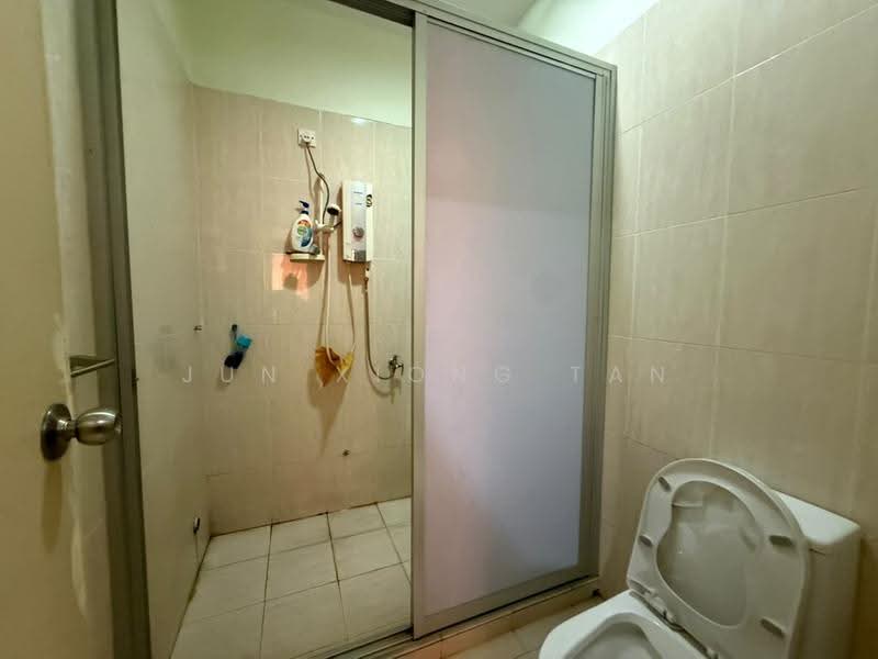 Rumah Teres 2-Tingkat untuk Dijual di Taman Mount Austin (Tebrau) - Jun Xiong Tan - Bathroom - PropertyGuru.com.my