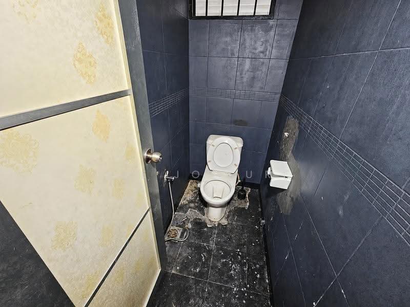 Retail Space untuk Disewa di Dataran Sunway (Kota Damansara) - Lee Jo Surf - Bathroom - PropertyGuru.com.my