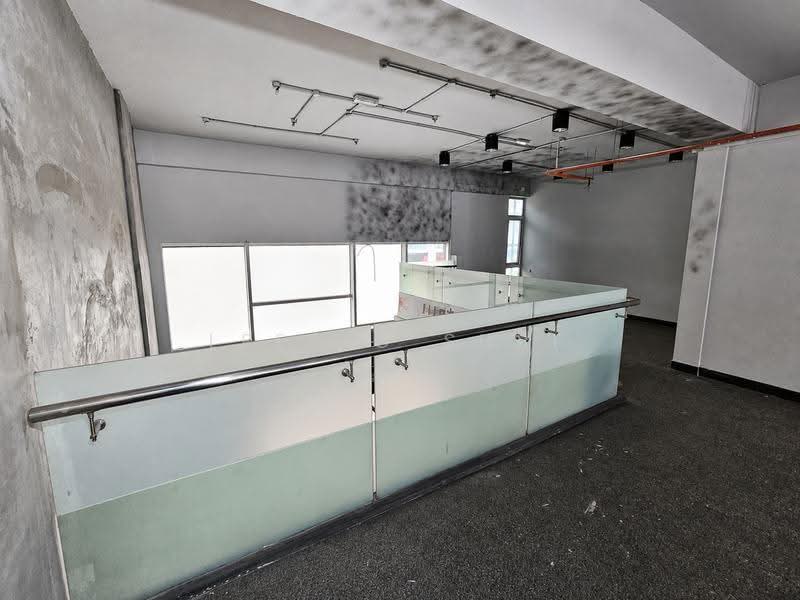 Retail Space untuk Disewa di Dataran Sunway (Kota Damansara) - Lee Jo Surf - Interior - PropertyGuru.com.my