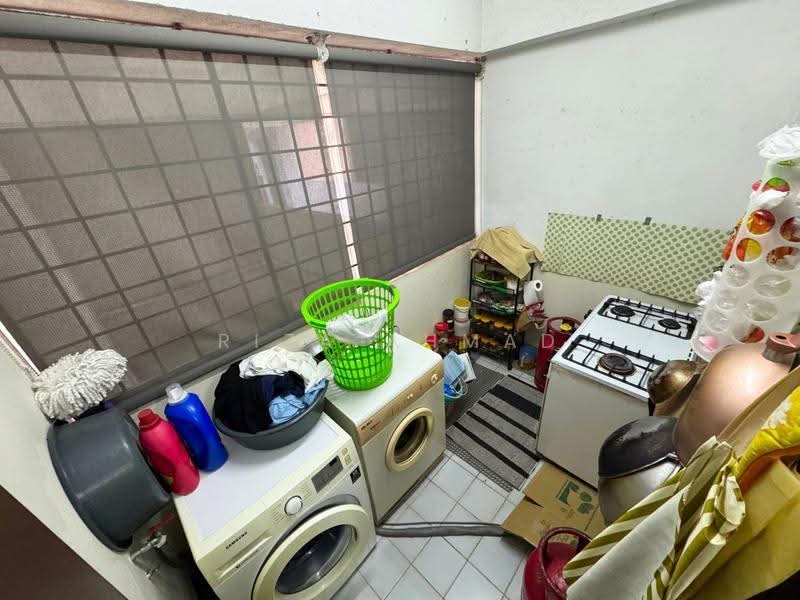 Condominium for Sale at Chancellor - Riza Ahmad - Kitchen - PropertyGuru.com.my