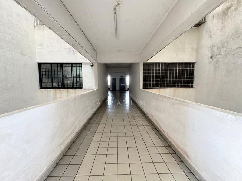 Condominium for Sale at Chancellor - Riza Ahmad - Corridor - PropertyGuru.com.my