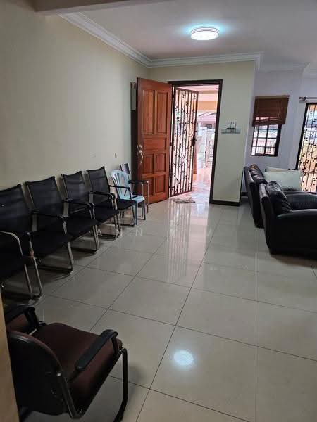 3-storey Terraced House for Sale in Mutiara Bukit Jalil (Bukit Jalil) - Ann Lim - Entrance - PropertyGuru.com.my