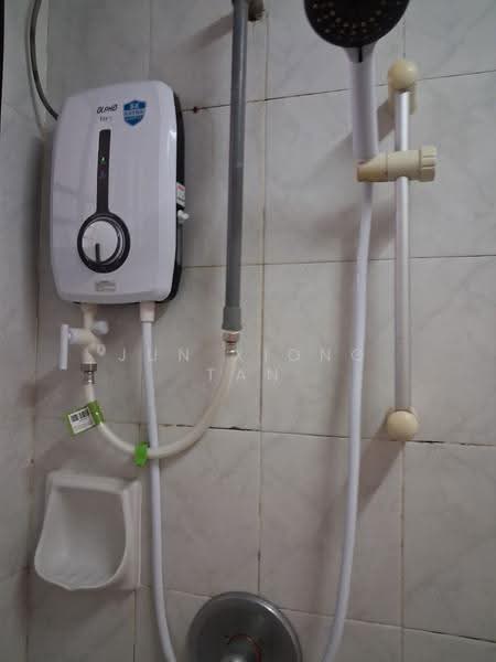 Pangsapuri untuk Dijual di Prima Regency - Jun Xiong Tan - Bathroom - PropertyGuru.com.my