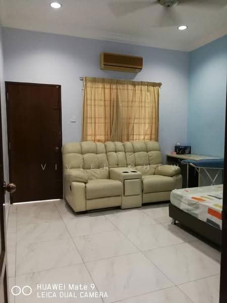 Rumah Berkembar untuk Dijual di Pantai Jerejak (Bayan Lepas) - Vivien Chew - Living Room - PropertyGuru.com.my