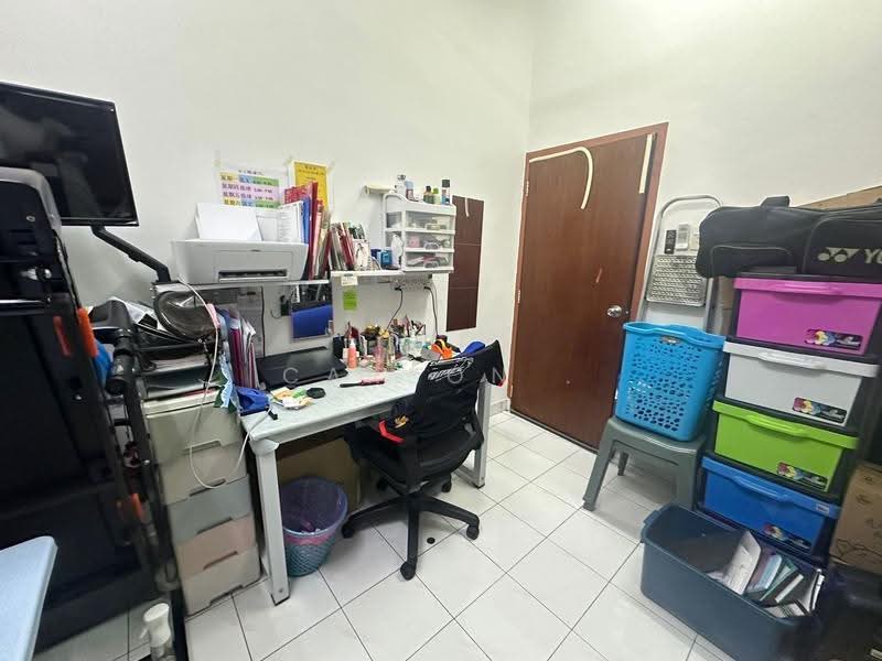 1-storey Terraced House for Sale in Taman Gaya (Ulu Tiram) - Carson . - Study - PropertyGuru.com.my