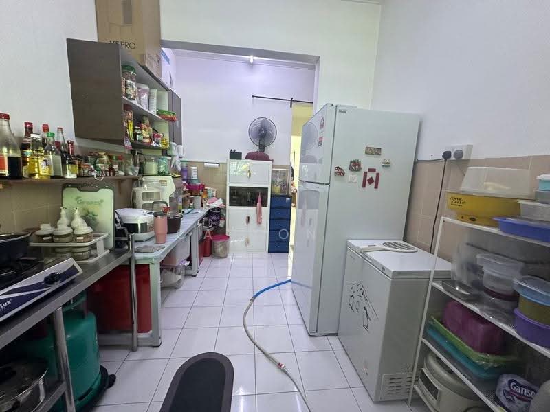 1-storey Terraced House for Sale in Taman Gaya (Ulu Tiram) - Carson . - Kitchen - PropertyGuru.com.my