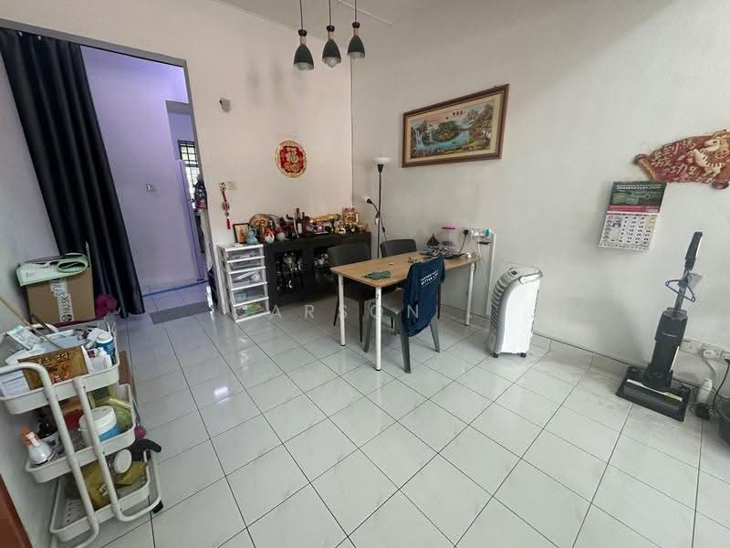 1-storey Terraced House for Sale in Taman Gaya (Ulu Tiram) - Carson . - Living Room - PropertyGuru.com.my