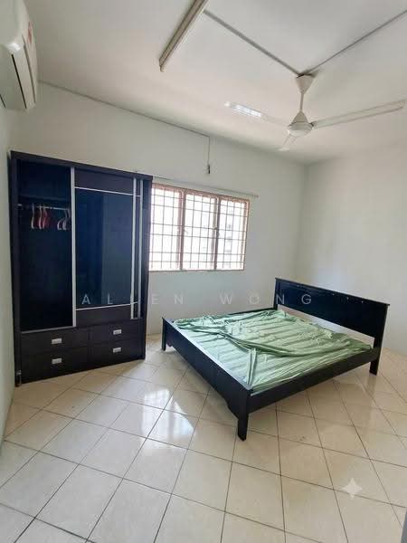 Pangsapuri untuk Disewa di Bayu Puteri - Allen Wong - Master Bedroom - PropertyGuru.com.my