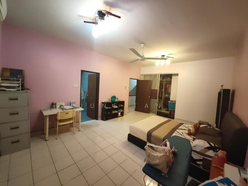 Rumah Teres 2.5-Tingkat untuk Disewa di Taman Prima Tropika (Seri Kembangan) - June Tan - PropertyGuru.com.my