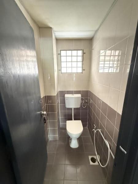 Kedai untuk Disewa di Bandar Puteri Puchong (Puchong) - John Khaw - Bathroom - PropertyGuru.com.my