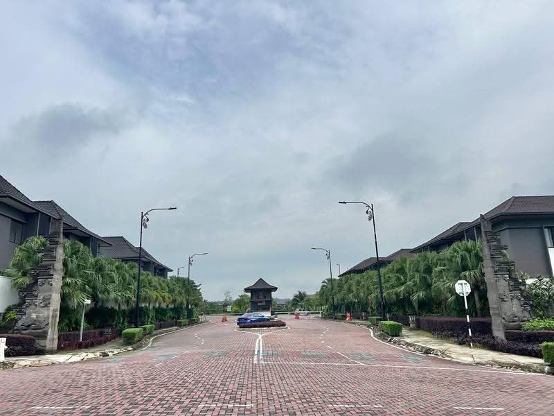 Semi-Detached House for Sale in Taman Tasik Semenyih (Semenyih) - Izzat Zamros - Exterior - PropertyGuru.com.my